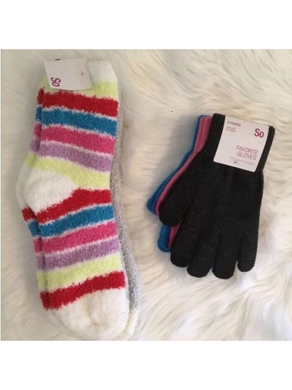 SO Woman’s Juniors 3 pair glove 2 pair sock set OSFM gloves 9-11 sock